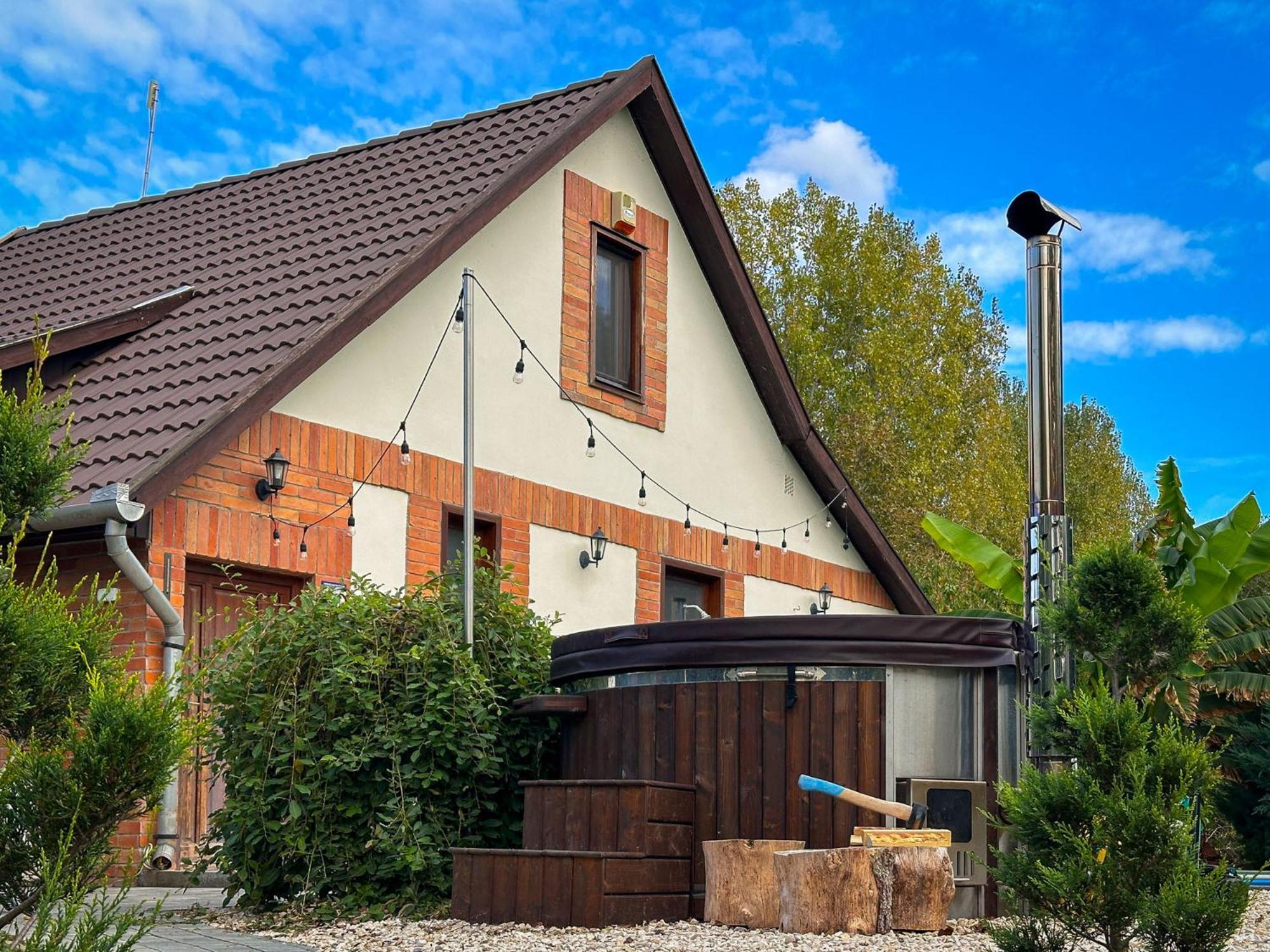 Posteleki Vendeghaz-Nyugalom Szigetei Villa Gyula Exterior photo